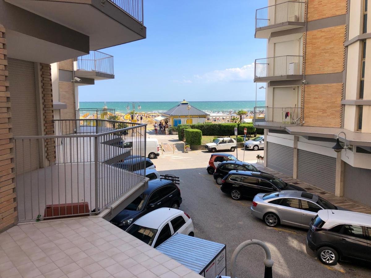 Residence Centro Commerciale - Walterigato Apartments Solo Per Famiglie Лидо-ди-Езоло Экстерьер фото