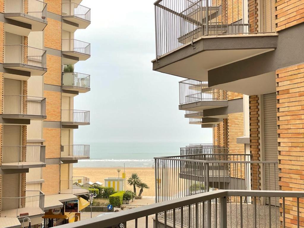 Residence Centro Commerciale - Walterigato Apartments Solo Per Famiglie Лидо-ди-Езоло Экстерьер фото