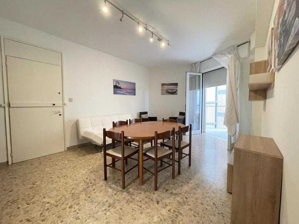 Residence Centro Commerciale - Walterigato Apartments Solo Per Famiglie Лидо-ди-Езоло Экстерьер фото