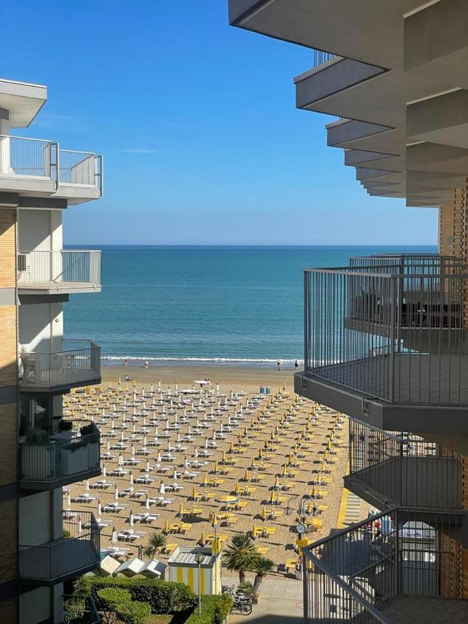 Residence Centro Commerciale - Walterigato Apartments Solo Per Famiglie Лидо-ди-Езоло Экстерьер фото