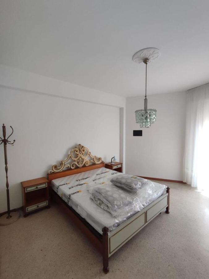 Residence Centro Commerciale - Walterigato Apartments Solo Per Famiglie Лидо-ди-Езоло Экстерьер фото