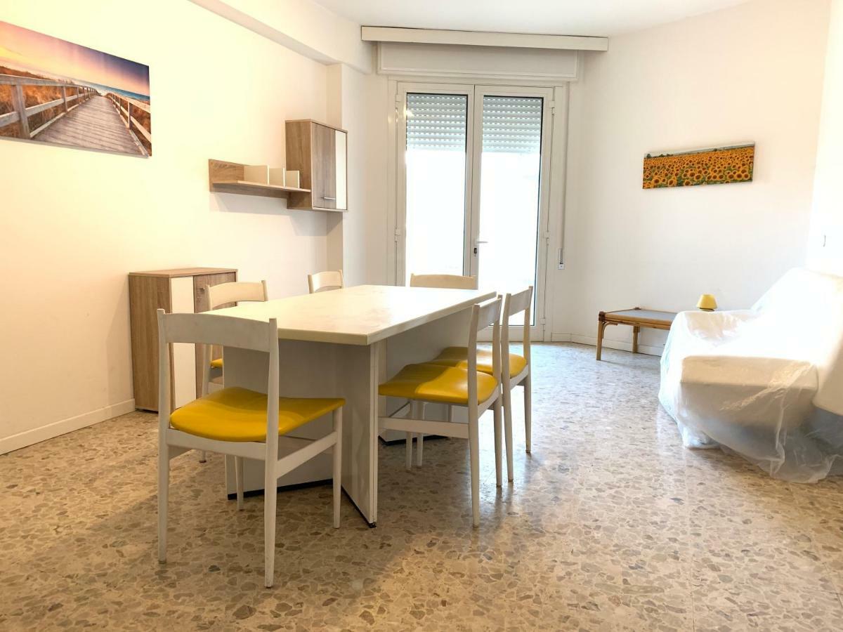 Residence Centro Commerciale - Walterigato Apartments Solo Per Famiglie Лидо-ди-Езоло Экстерьер фото